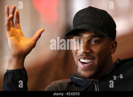 Anthony Joshua während der Pressekonferenz im Fürstentum Stadium, Cardiff. Stockfoto