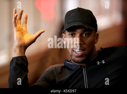 Anthony Joshua während der Pressekonferenz im Fürstentum Stadium, Cardiff. Stockfoto