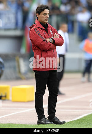 Rom, Italien. 10 Sep, 2017. AC Mailands Trainer Vincenzo MONTELLA reagiert während der italienischen Serie A Fußballspiel zwischen Latium und AC Mailand, Rom, Italien, Sept. 10, 2017. Lazio gewann 4-1. Credit: Alberto Lingria/Xinhua/Alamy leben Nachrichten Stockfoto