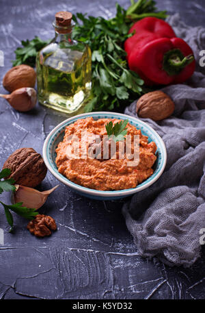 Arabisch oder im Nahen und Mittleren Osten dip Muhammara Stockfoto
