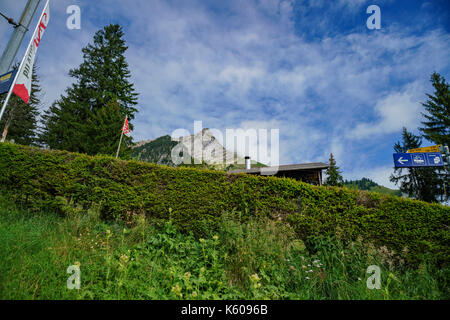 Luzern, JUL 16: Blick vom Sonderzug auf den Pilatus am 16. JUL 2017 in Luzern, Schweiz Stockfoto