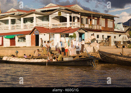 Nyaung Shwe, Inle Lake, Myanmar, Birma, Südostasien Stockfoto