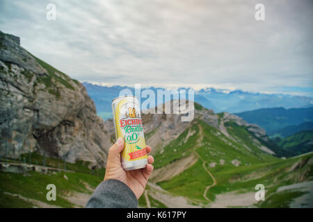 Luzern, 16.Juli: Nehmen Sie ein nicht Alkohol über den Pilatus am 16.Juli 2017 in Luzern, Schweiz Stockfoto