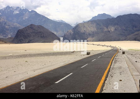 Leichte Spuren am Canal Road, Lahore, Pakistan Stockfoto