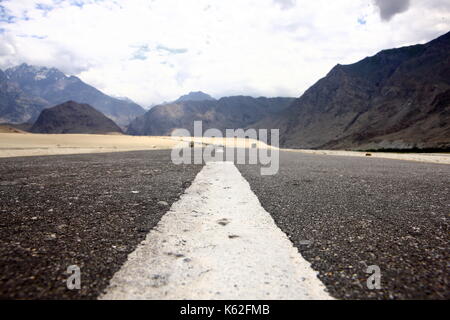 Leichte Spuren am Canal Road, Lahore, Pakistan Stockfoto