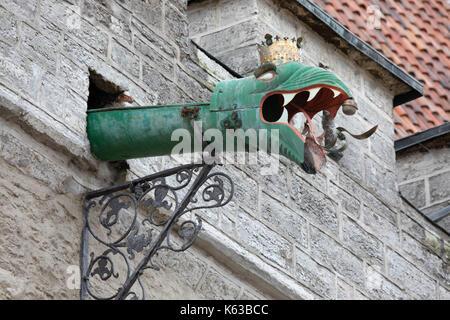 Green Dragon Tülle an der Außenseite des Rathauses, Rathausplatz (Raekoja Plats), Altstadt, Tallinn, Estland, Europa Stockfoto