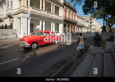 Havanna, - Januar 08, Reisen, Havanna, Kuba, Havanna Stadt. Im Bild: Ein roter Oldtimer. (Foto von Ulrich Roth) Stockfoto