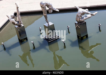 Skulptur nannte die Drei Taucher von David Martin, Teil der Kaskade Museum für Kunst in Eriwan, Armenien. Stockfoto