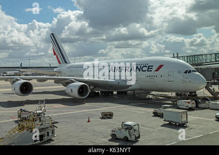 Air France Airbus A380, F-HPJC, am Flughafen Paris Charles De Gaulle, Frankreich. Stockfoto