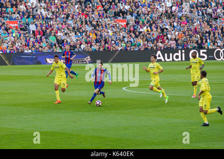 Leo Messi Angriffe mit Kugel - 6/5/17 Barcelona gegen Villarreal Fußball-Liga Match im Camp Nou, Barcelona. Stockfoto