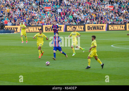 Leo Messi Angriffe mit Kugel - 6/5/17 Barcelona gegen Villarreal Fußball-Liga Match im Camp Nou, Barcelona. Stockfoto