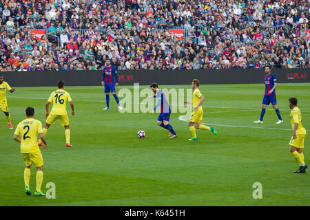 Leo Messi Angriffe mit Kugel - 6/5/17 Barcelona gegen Villarreal Fußball-Liga Match im Camp Nou, Barcelona. Stockfoto