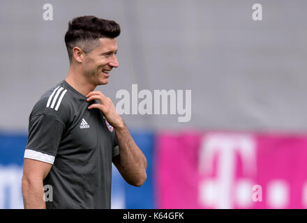 München, Deutschland. 11 Sep, 2017. Robert Lewandowski bei der abschließenden Training des FC Bayern München in München, Deutschland, 11. September 2017. Bayern München gegen den RSC Anderlecht in der Champions League Gruppenphase spielen am 12. September 2017. Foto: Sven Hoppe/dpa/Alamy leben Nachrichten Stockfoto