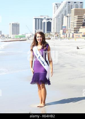 Atlantic City, USA. 11 Sep, 2017. Miss Amerika 2018 Cara Mund zu einem öffentlichen Auftritt für Miss America 2017 findet die jährliche Toe Bad im Atlantik, die Promenade, Atlantic City 11. September 2017. Credit: MORA/Everett Collection/Alamy leben Nachrichten Stockfoto