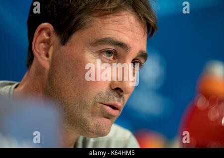 München, Deutschland. 11 Sep, 2017. Von Anderlecht Cheftrainer Rene Weiler spricht auf einer Pressekonferenz in München, Deutschland, 11. September 2017. RSC Anderlecht gegen FC Bayern München in der Champions League Gruppenphase spielen am 12. September 2017. Foto: Sven Hoppe/dpa/Alamy leben Nachrichten Stockfoto