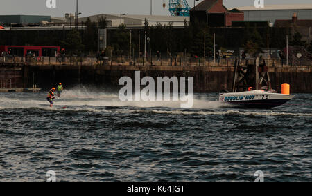 Cardiff, Großbritannien. 9 Sep, 2017. Ntm 12 britischen National Water Ski Racing an der Cardiff Bay, September 2017 Quelle: Graham Hase/alamy leben Nachrichten Stockfoto