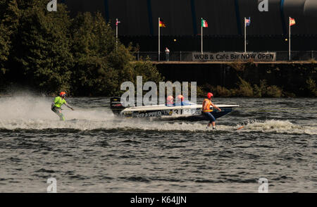 Cardiff, Großbritannien. 9 Sep, 2017. Ntm 12 britischen National Water Ski Racing an der Cardiff Bay, September 2017 Quelle: Graham Hase/alamy leben Nachrichten Stockfoto