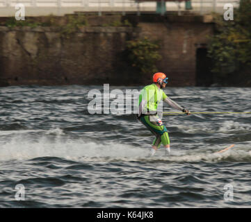 Cardiff, Großbritannien. 9 Sep, 2017. Ntm 12 britischen National Water Ski Racing an der Cardiff Bay, September 2017 Quelle: Graham Hase/alamy leben Nachrichten Stockfoto