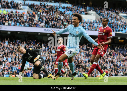 Manchester, Großbritannien. 9 Sep, 2017. Von Manchester City' Leroy Sane feiert zählen seine Seiten viertes Ziel während der Premier League Match an der Etihad Stadium, Manchester. Bild Datum 9.September 2017. Foto: David Klein/Sportimage/CSM/Alamy leben Nachrichten Stockfoto