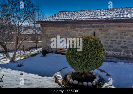 Mittelalterliche Kirche St. Theodor Tyron und St. Theodor Stratelates, Dorf Dobarsko, Blagoevgrad, Bulgarien Stockfoto