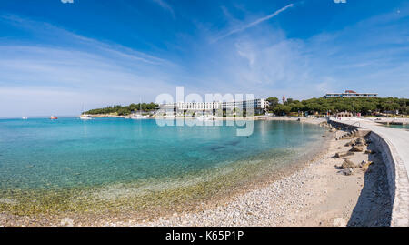 Sveti Andrija Insel, auch die Rote Insel in der Nähe von Rovinj, Kroatien, beliebte Urlaubsort an der Adria Stockfoto