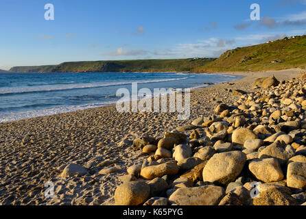 Strand von Sennen Cove, Sennen, Cornwall, England, Großbritannien Stockfoto