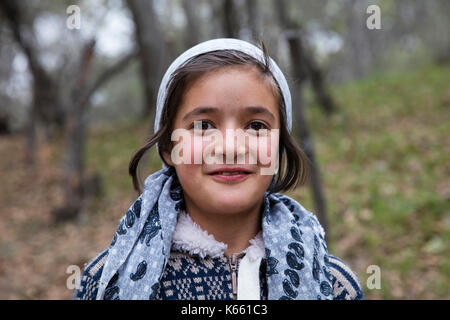 Junge kirgisische Mädchen in Arslanbob/Arslonbob in der Region von Kirgisistan Jalal-Abad Stockfoto