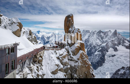 Die Leitung, Aiguille du Midi, Mont Blanc, Chamonix, Frankreich Stockfoto