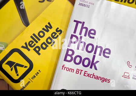 Die bt-Telefonbuch und gelbe Seiten klassifiziert Telefon Verzeichnis Papier Ausgabe Großbritannien Stockfoto