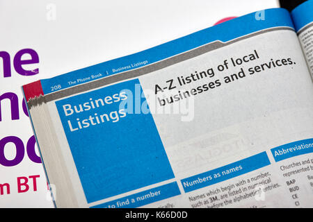 A-z Business Listings in der lokalen BT-Telefon Verzeichnis Ausgabe auf Papier Stockfoto