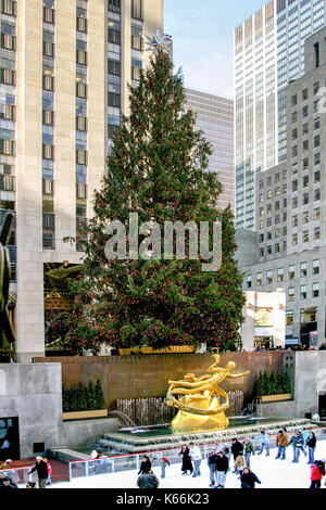 Weihnachtsbaum, Rockefeller Center, New York - Dezember, 2005. Stockfoto