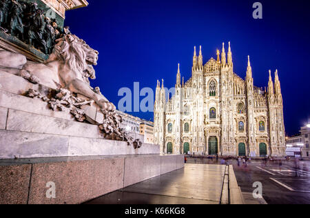 Der Mailänder Dom, die Piazza del Duomo in der Nacht, Lombardei, Italien Stockfoto