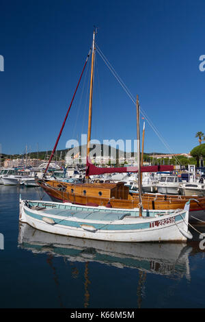 Der Hafen von Roquebrune-sur-Argens, Var, Frankreich Stockfoto