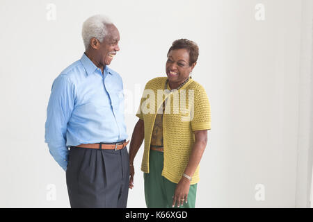 Portrait von älteren Schwarzen paar Lachen Stockfoto