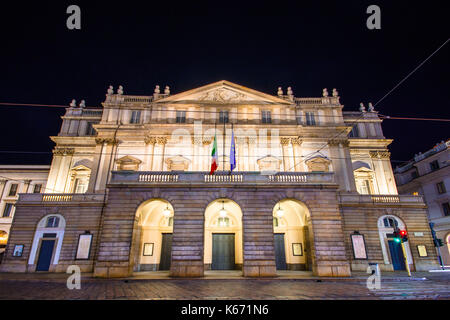 Das Theater Scala von Mailand, Italien. La Scala (Italienisch: Teatro alla Scala), ist ein weltweit bekannter Oper in Mailand, Italien. Stockfoto