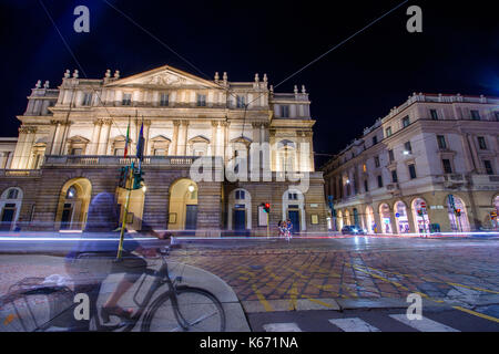 Das Theater Scala von Mailand, Italien. La Scala (Italienisch: Teatro alla Scala), ist ein weltweit bekannter Oper in Mailand, Italien. Stockfoto