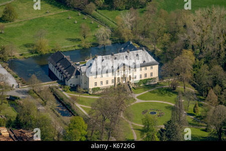 Schloss Körtlinghausen, geschlossenes Wasser Rüthen, Sauerland, Nordrhein-Westfalen, Deutschland, Europa, Luftaufnahme, Luftaufnahme, Luftaufnahme Stockfoto