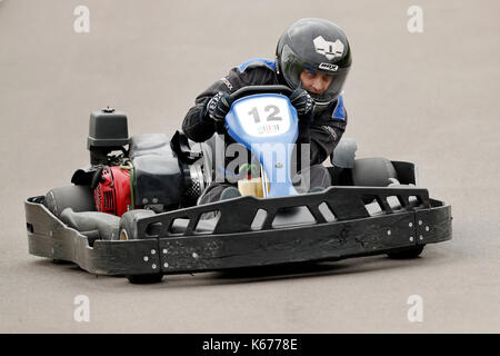 Erwachsene rennen Thunderkarts, 13 PS / 390 cc race Chassis Komplette Karts. Die Karts können Geschwindigkeiten bis zu 55 mph an der Thruxton Kart Center in Hampshire erreichen. Stockfoto