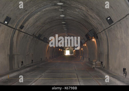 CORREGIDOR, Philippinen - April 3, 2016: Malinta Tunnel. Der Tunnel wurde durch die US-Armee Korps der Ingenieure für Bombe Aufbewahrung und 1000 Bett ho gebaut Stockfoto
