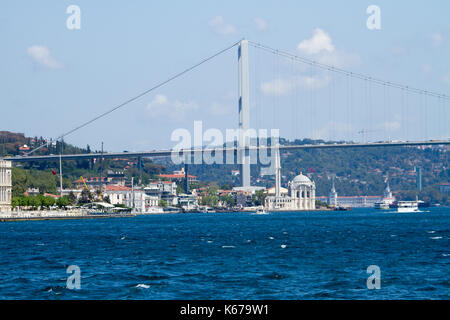 Istanbul Ortaköy Moschee Stockfoto