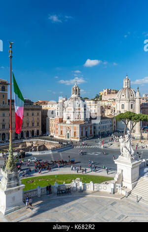 Piazza Venezia von Altar des Vaterlandes, Rom, Latium, Italien, Europa gesehen. Stockfoto