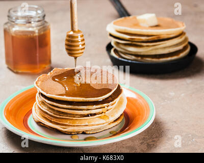 Stapel von hausgemachte Pfannkuchen Stockfoto