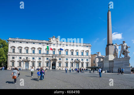 Palazzo del Quirinale und Obelisco del Quirinale Piazza del Quirinale, Rom, Latium, Italien, Europa. Stockfoto