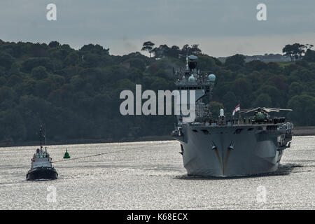 HMS Ocean Blätter Plymouth auf ihrer letzten Tour der Aufgabe bis zum Mittelmeer vor der brasilianischen Marine verkauft wird. Stockfoto