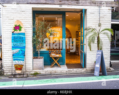 Tokio, Japan, 28. Juni - 2017: store Surfen Komachi-dori Straße, in Kamakura in Tokio, Japan Stockfoto