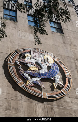 Detail, durchbrochenen Plaque, Tanz, Drama und Lied, Radio City Musik Hall, das Rockefeller Center, New York City Stockfoto
