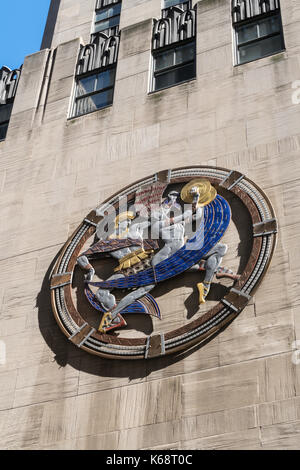Detail, durchbrochenen Plaque, Tanz, Drama und Lied, Radio City Musik Hall, das Rockefeller Center, New York City Stockfoto