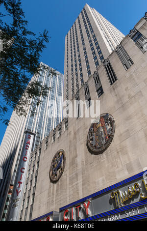 Detail, durchbrochenen Plaque, Tanz, Drama und Lied, Radio City Musik Hall, das Rockefeller Center, New York City Stockfoto