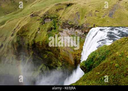 Ansicht der Skogafoss Wasserfall in Island. Stockfoto