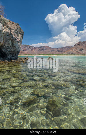 Mutter Natur zeigt schöne Wolken über dem Meer der Cortes in der Nähe von La Paz Baja California Sur MEXIKO Stockfoto